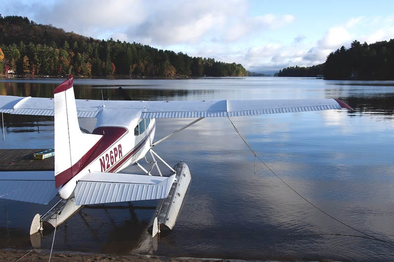 NA038047 Floatplane on Long Lake. Photo by Carl Heilman II.