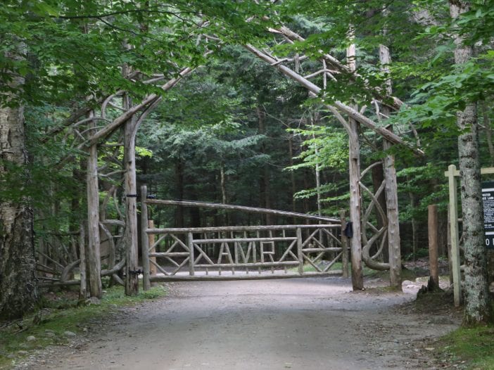 AMR gate