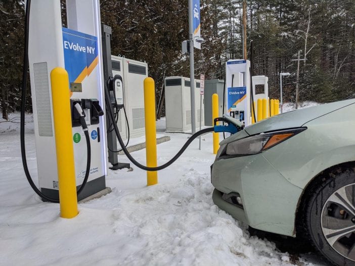 Electric vehicle charging station