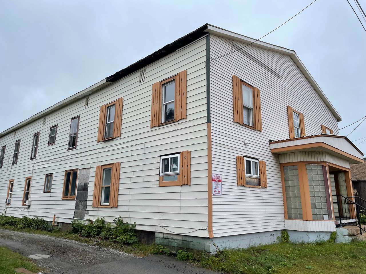 Former plaza hotel in tupper lake